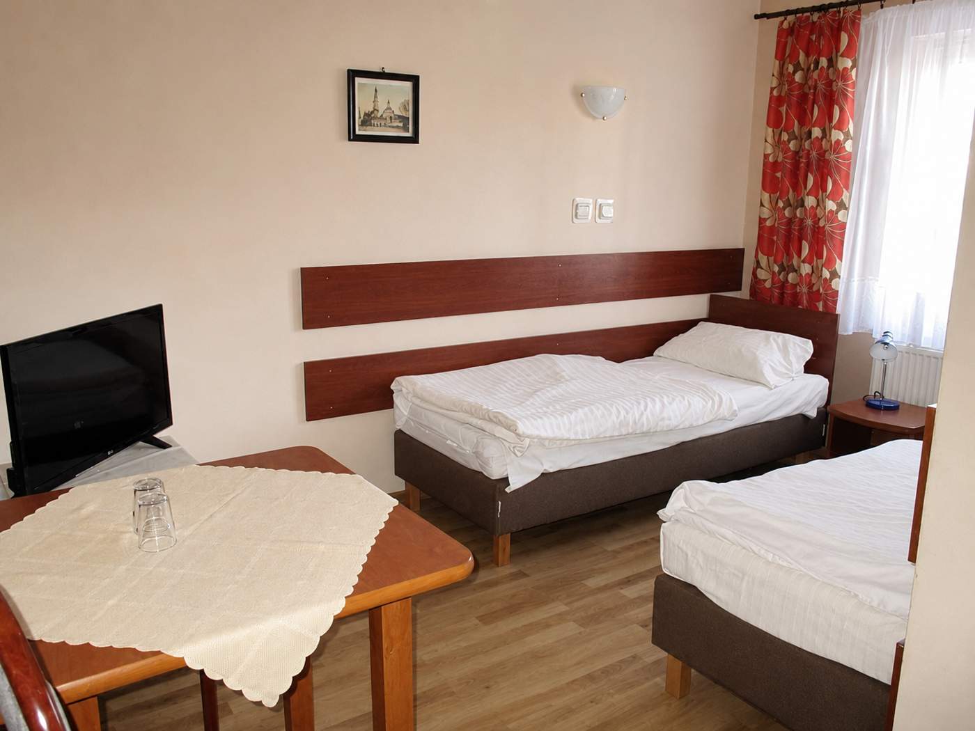 Duży pokój dwuosobowy w Hotelu Pod Platanami